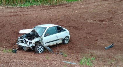 Saída de pista na PR-484 deixa motorista ferido em Três Barras do Paraná